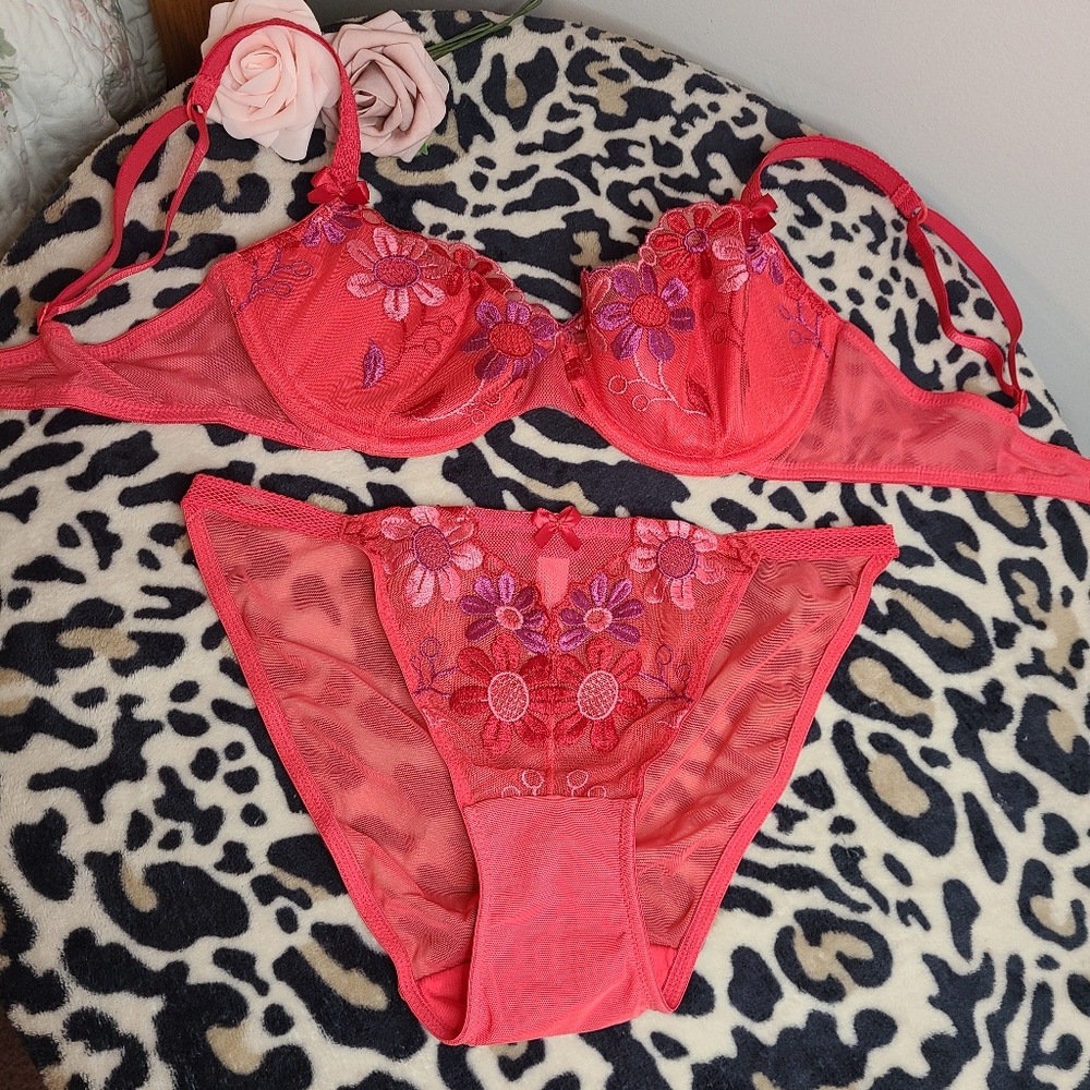 New Vintage Victoria's Secret Crazy Daisy Bra/ Panty Set 34C/sm 🌸 - Picture 7 of 11